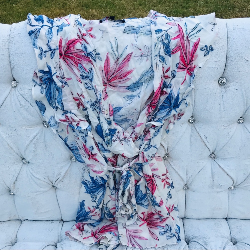 One Clothing Floral Romper Size Small